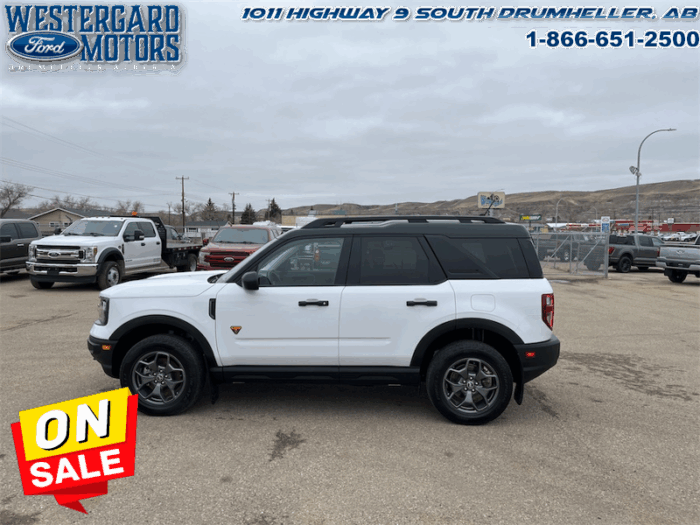 2022 Ford Bronco Sport Badlands  2.0L Eco Boost - Image 2