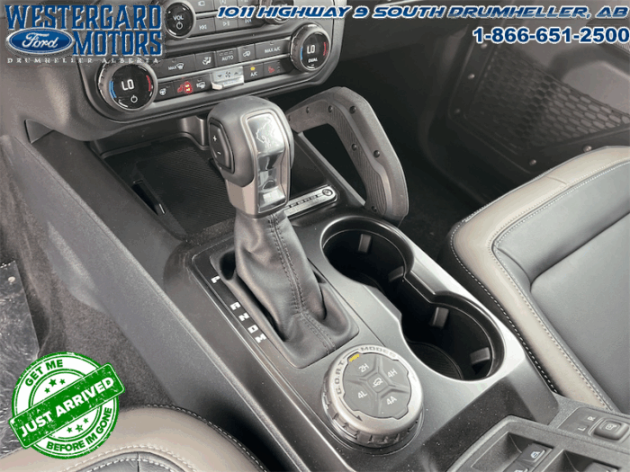 2025 Ford Bronco Outer Banks - Image 18