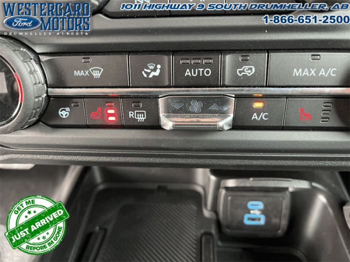 2025 Ford Bronco Outer Banks - Image 24