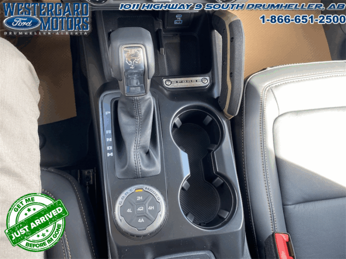 2025 Ford Bronco Badlands - Image 24