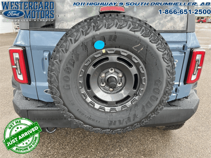 2025 Ford Bronco Outer Banks - Image 6