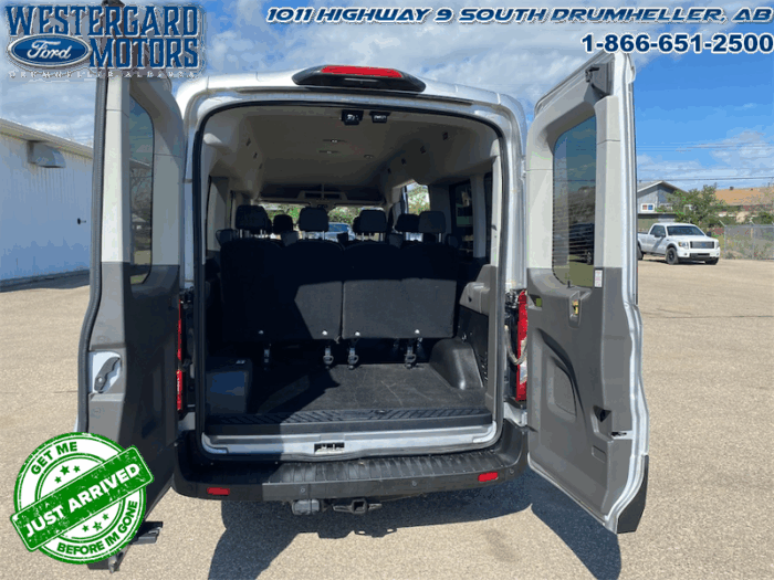 2024 Ford Transit Passenger Wagon XLT - Image 16