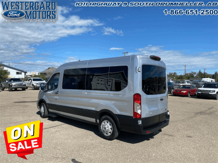 2024 Ford Transit Passenger Wagon XLT  -  SYNC 3 - Image 3