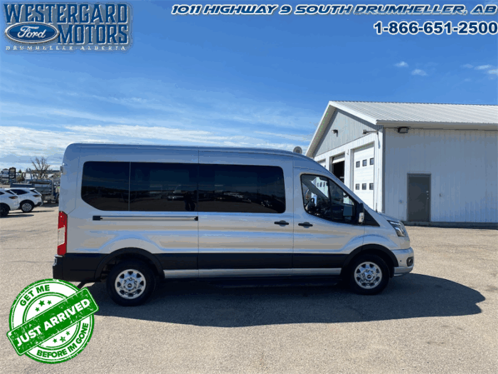 2024 Ford Transit Passenger Wagon XLT - Image 6