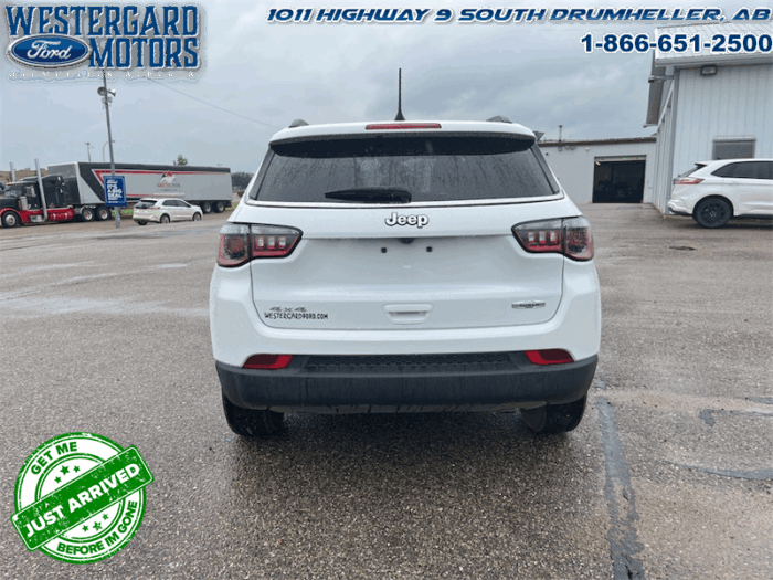 2024 Jeep Compass LATITUDE  - Low Mileage - Image 13