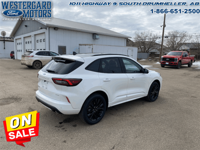 2025 Ford Escape ST-Line Elite  - Sunroof - Heated Seats - Image 5