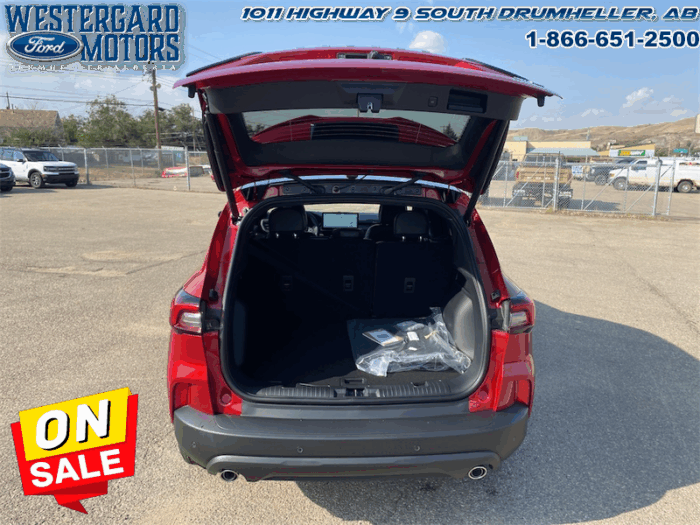 2025 Ford Escape ST-Line  - Sunroof - Tech Package - Image 16