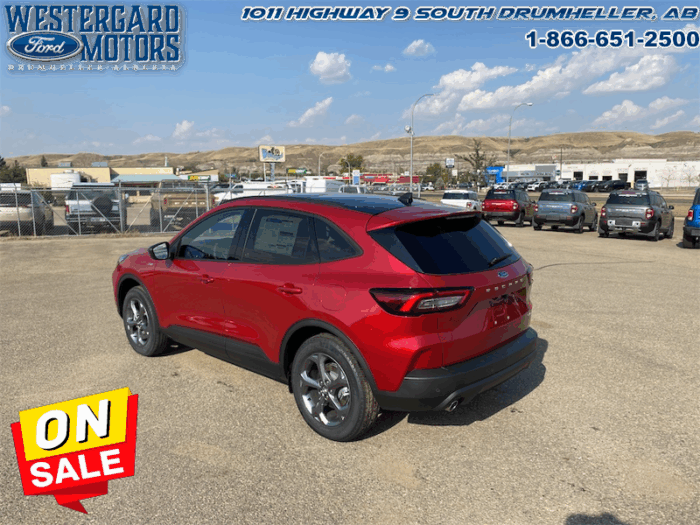 2025 Ford Escape ST-Line  - Sunroof - Tech Package - Image 3