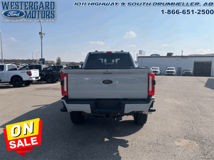 2025 Ford F-350 Super Duty Lariat - Image 4