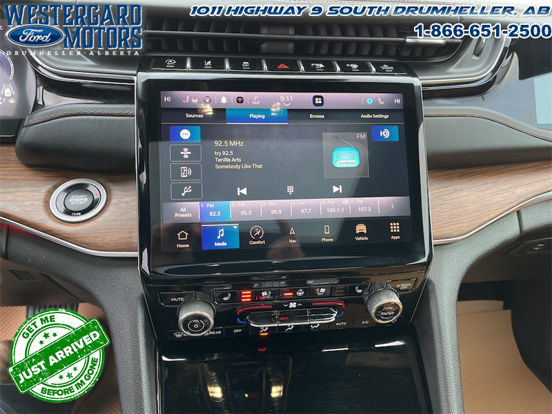 2023 Jeep Grand Cherokee Summit - Sunroof - Cooled Seats - Image 21