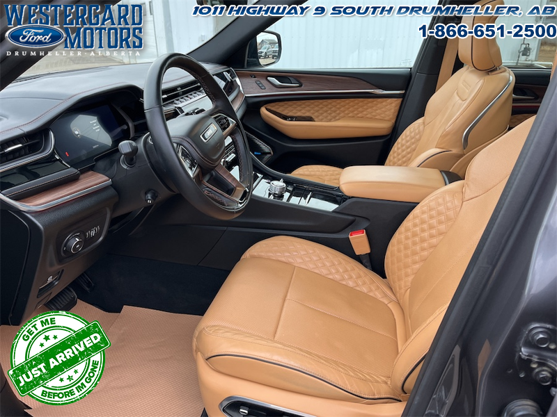 2023 Jeep Grand Cherokee Summit - Sunroof - Cooled Seats - Image 9